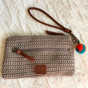 The Sak | 💸Charging Wristlet Clutch w/ Peace Sign